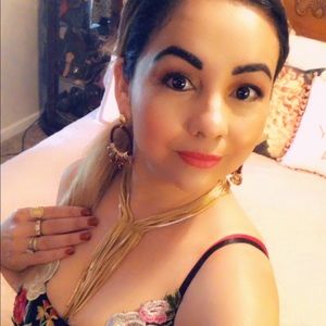 Meet your Posher, Raquel